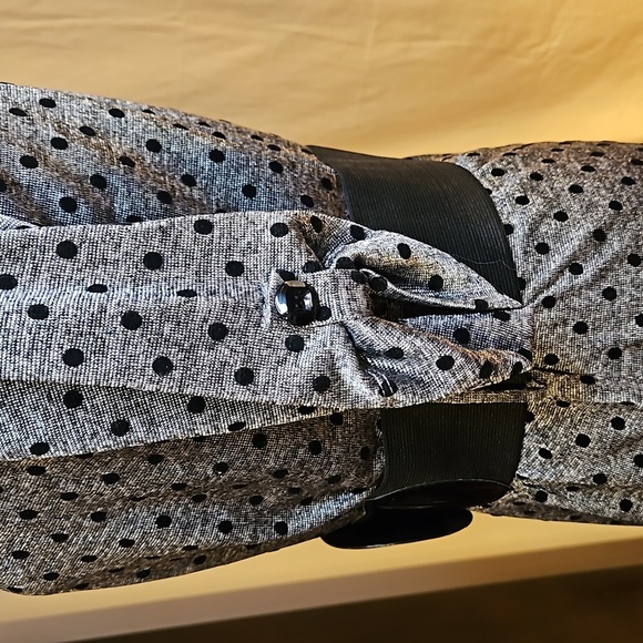 Heart Soul Gray blouse with attached cami and wide belt - Picture 9 of 12